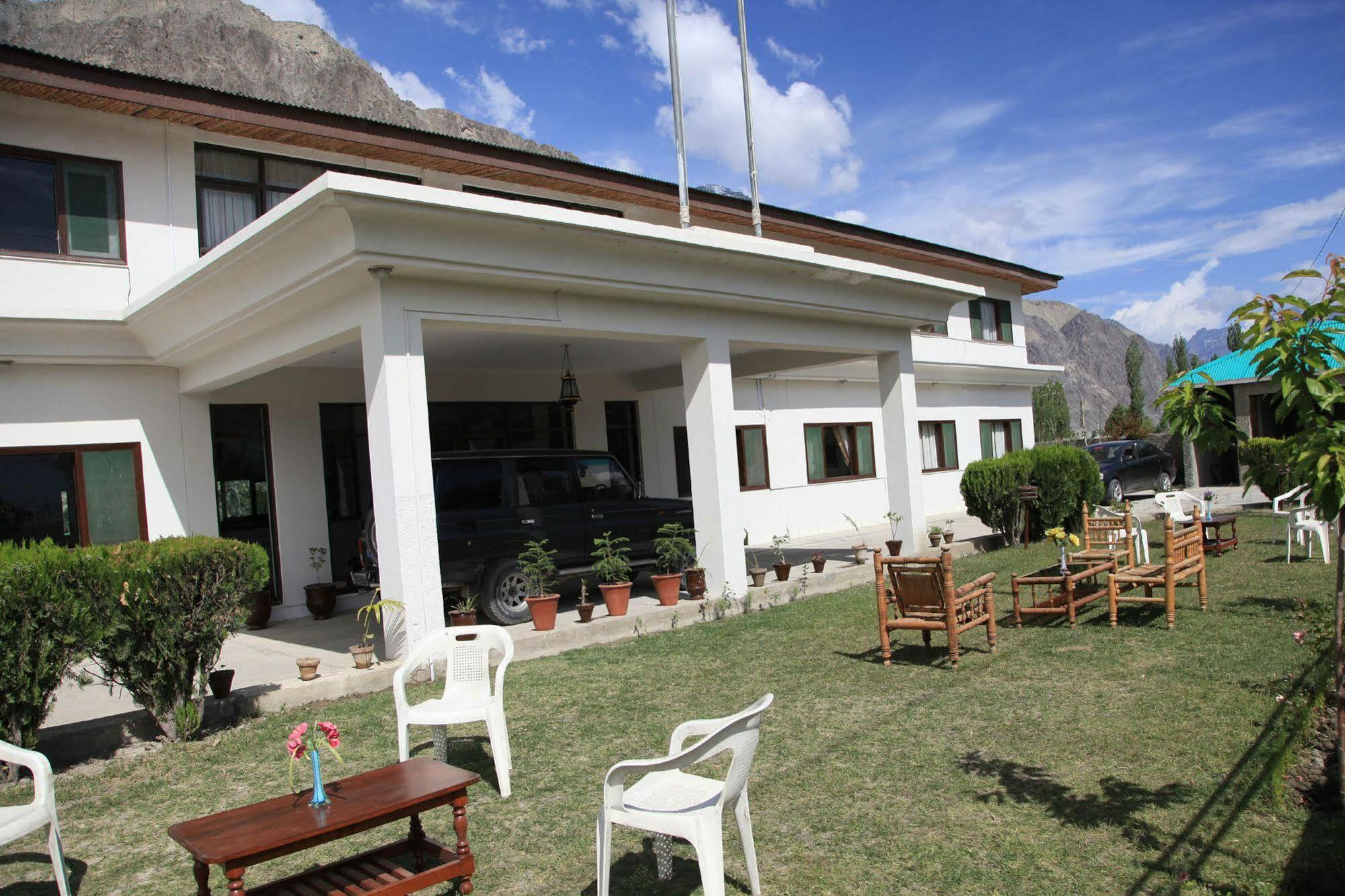 Hotel One Skardu Exterior photo
