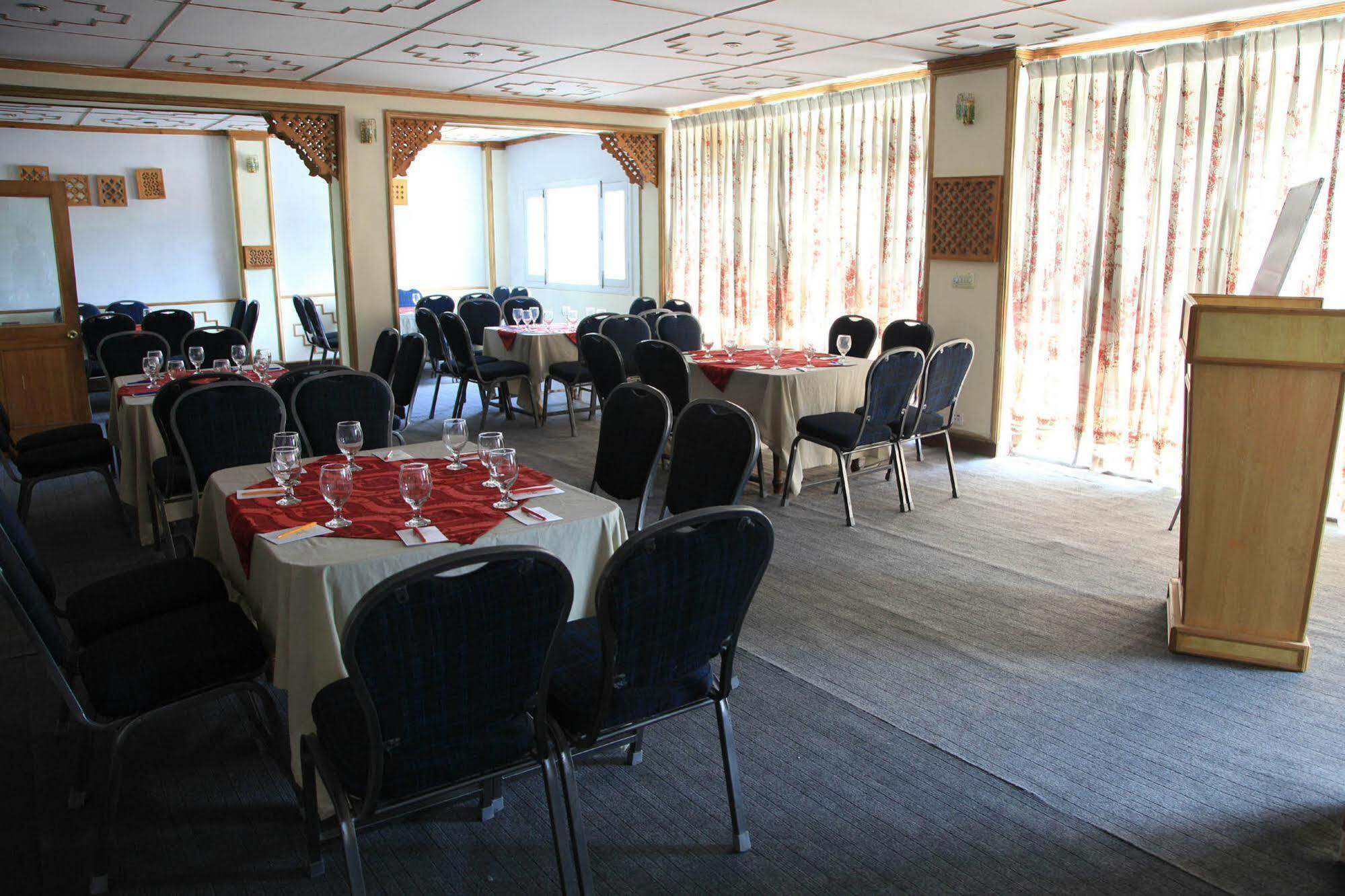 Hotel One Skardu Exterior photo